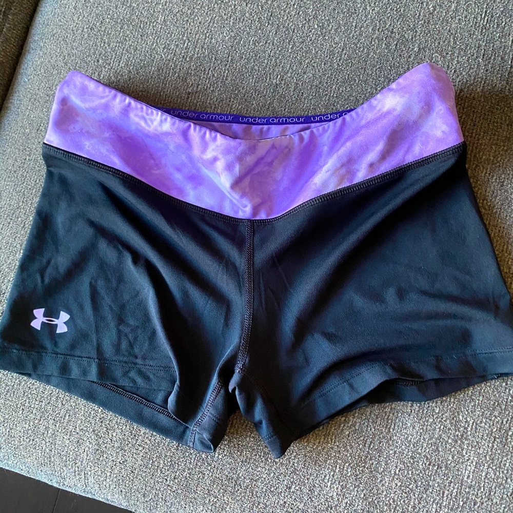 Under Armour juniors size small.